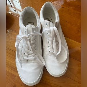 Size 9.5 white old skool Vans canvas sneakers. Perfect condition.
